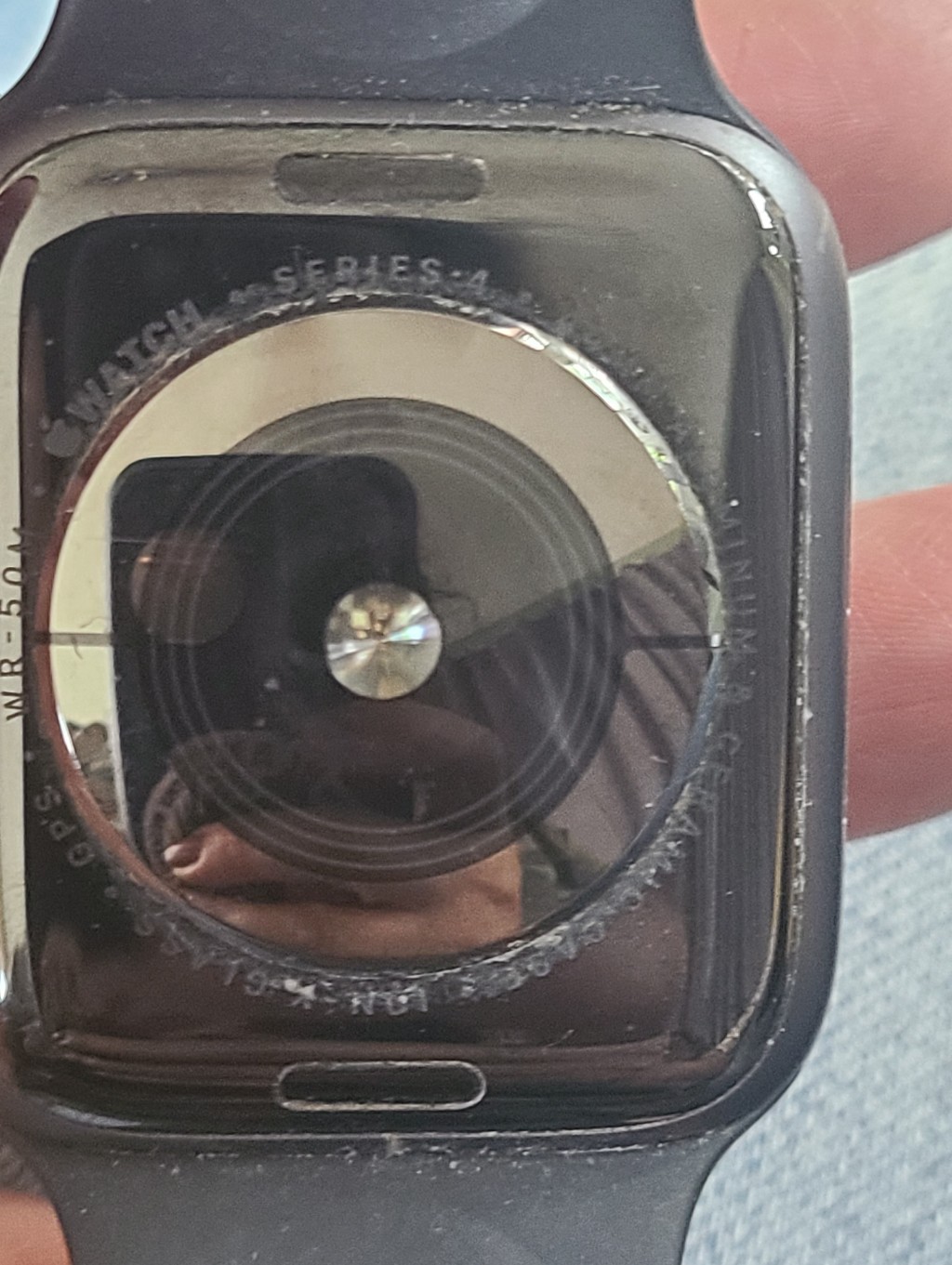 Apple Watch Series 4 — image 8 of 8
